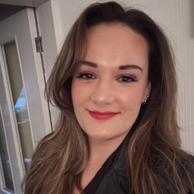 Lizzie Evans MCIM